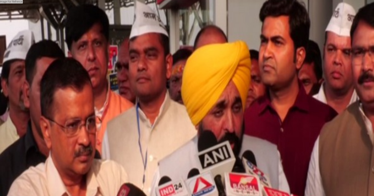 Arvind Kejriwal, Bhagwant Mann reach Raipur to campaign for AAP ahead of Assembly elections